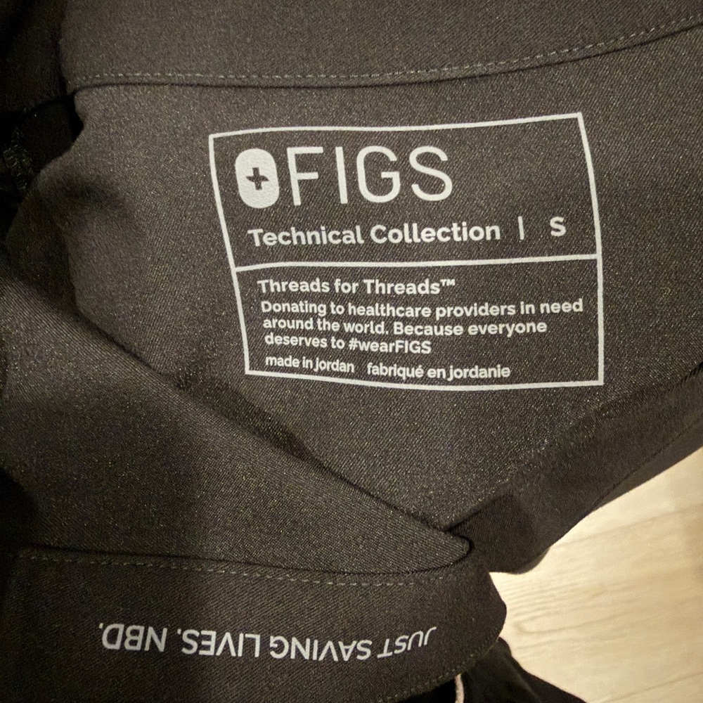 Figs Rafaela Scrub Top - Picture 2 of 4